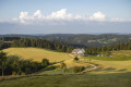 Der Ausblick von der Schwendeschanze über den Hochschwarzwald. Unten rechts ist der Schänzlehof zu erkennen.